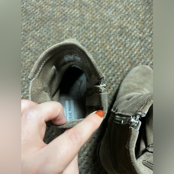 Suede fall boots. Above ankle. Great condition. No flaws.Buckles and zippered - Picture 3 of 9